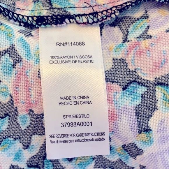 Modest Floral Midi Dress - Picture 8 of 8